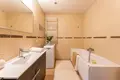 Propriété commerciale 589 m² à Zabki, Pologne