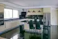 Villa de tres dormitorios 140 m² en Francia, Francia