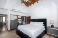 6 bedroom house 385 m² Coxen Hole, Honduras