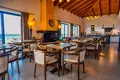 Hotel 2 500 m² in Elea, Greece