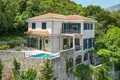 Villa de 9 habitaciones 241 m² Kostanjica, Montenegro