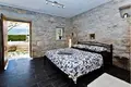 5 room house 330 m² Zrnovnica, Croatia