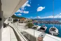 Квартира 2 спальни 160 м² Кумбор, Черногория