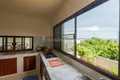 Villa mit 2 Schlafzimmern 345 m² Rawai, Thailand
