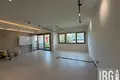 Office 3 rooms 118 m² in Tirana Municipality, Albania