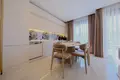 Sophisticated Duplex Apartment in a Prime Beachside Neighbourhood