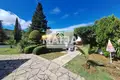 Дом  Лоуцес, Греция