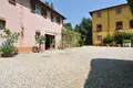 Propriété commerciale 2 280 m² à Lucques, Italie