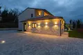 Casa 4 habitaciones 300 m² Opcina Tinjan, Croacia