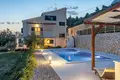 Casa 4 habitaciones 330 m² Grad Omis, Croacia