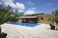 Villa de 4 dormitorios 300 m² Anglisides, Chipre