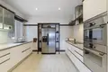 Mieszkanie 3 pokoi 171 m² Benahavis, Hiszpania