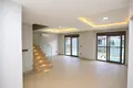 Dúplex 4 habitaciones 120 m² en Muratpasa, Turquía