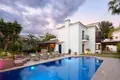 Villa de 4 dormitorios 373 m² Benahavis, Španjolska