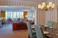 2 bedroom apartment 158 m² in London, United Kingdom