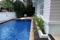 3-Schlafzimmer-Villa 240 m² Chalong, Thailand