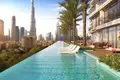 Complexe résidentiel W Residences with balconies, terraces, swimming pool and VIP club, with views of the city and the Burj Khalifa, Downtown Dubai, UAE