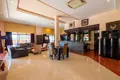 Shop 609 m² in Peyia, Cyprus