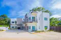 Кондо 2 спальни 6 667 м² West Bay, Гондурас