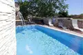 villa de 5 dormitorios 240 m² Roviño, Croacia