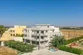 Mieszkanie 2 pokoi 71 m² Pervolia, Cypr