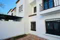 4 bedroom house 254 m² Dos Hermanas, Spain