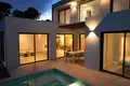 Villa de tres dormitorios 227 m² Alfaz del Pi, Španjolska