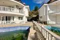 Villa de 4 habitaciones 180 m² en Mahmutlar, Turquía