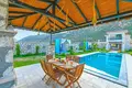 2 bedroom apartment 220 m² Bezirgan, Turkey