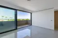 Mieszkanie 3 pokoi 210 m² Chloraka, Cypr