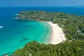 Na sprzedaż 4-gwiazdkowy hotel z 256 pokojami, w pobliżu plaży Surin na Phuket, zaledwie 150 metrów.