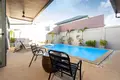 Villa mit 2 Schlafzimmern 120 m² Rawai, Thailand