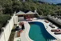 4 bedroom Villa 450 m² Stanisici, Montenegro