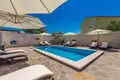 Haus 13 Schlafzimmer 681 m² Gespanschaft Küstenland-Bergland, Kroatien