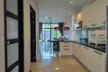 Villa mit 2 Schlafzimmern 154 m² Rawai, Thailand