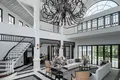 Wohnung 7 Schlafzimmer 750 m² Kerobokan Kelod, Indonesien