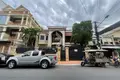 6 room villa 450 m² in Sangkat Tuol Svay Prey Ti Muoy, Cambodia
