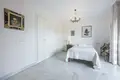 4 bedroom apartment 197 m² Estepona, Spain