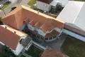 House 15 rooms 1 150 m² City of Novi Sad, Serbia