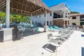 Condo 17 bedrooms 1 087 m² Roatan, Honduras