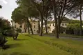 Villa 13 bedrooms 2 400 m² Pardossi, Italy