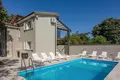 Villa de 4 dormitorios 165 m² Pola, Croacia