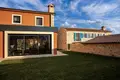 Casa 11 habitaciones 1 561 m² Grad Porec, Croacia