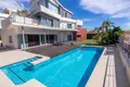 5 bedroom villa 900 m² Alicante, Spain