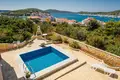 5-Schlafzimmer-Villa 440 m² Opcina Rogoznica, Kroatien