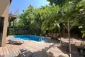 Barrio residencial Magnifique villa construite sur 4 niveaux avec piscine a vendre au coeur de raanana