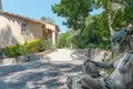 Villa de tres dormitorios 280 m² Francia, Francia