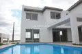 Casa 4 habitaciones 296 m² en Latsia, Chipre