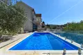 Dom 4 pokoi 206 m² Splitska, Chorwacja