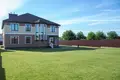 Casa de campo 445 m² Zaslauje, Belarús